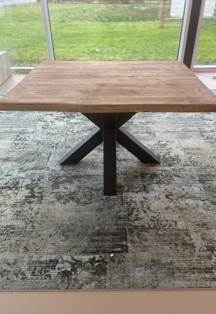 Tafel met massief eiken blad