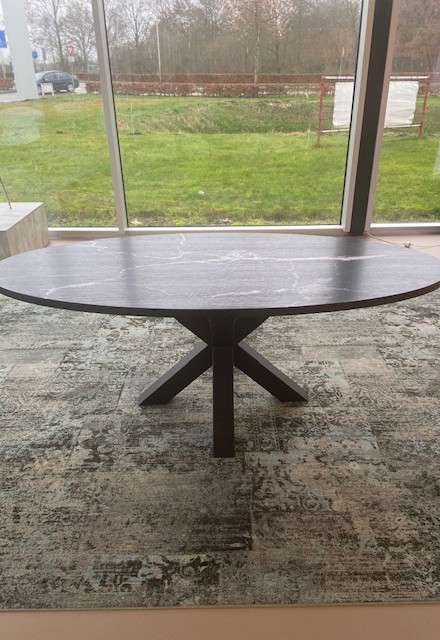Tafel met marmer print 